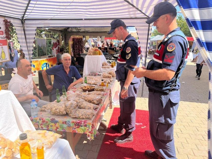 Karacasu’da festival alanında esnafa 'Güvenli Ticaret' uyarısı