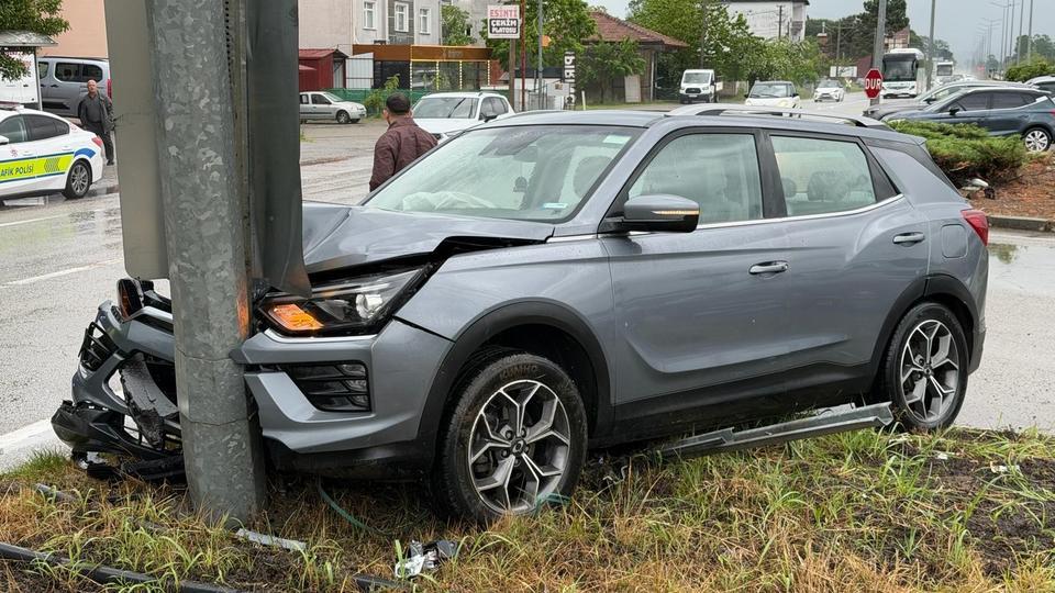 Düğün yolunda trafik kazası