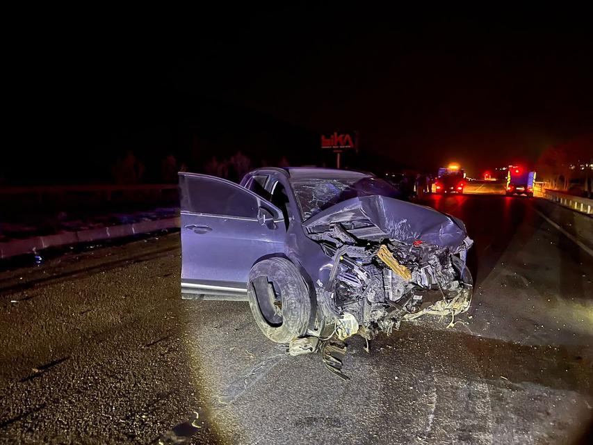 Kontrolden çıkan otomobil karşı şeride geçti: 4 yaralı