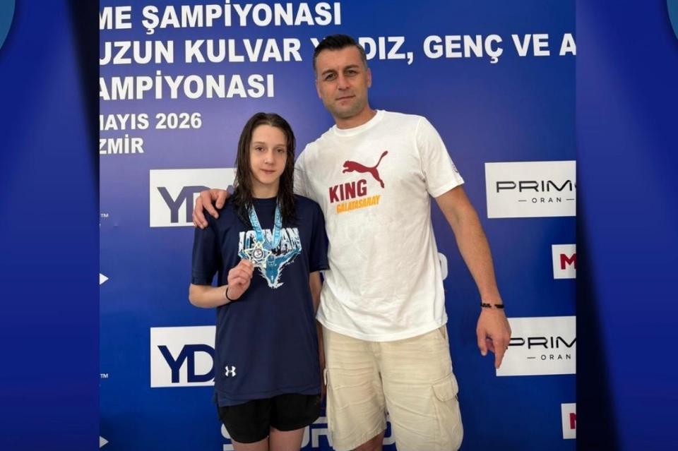 Sökeli yüzücüden çifte gurur