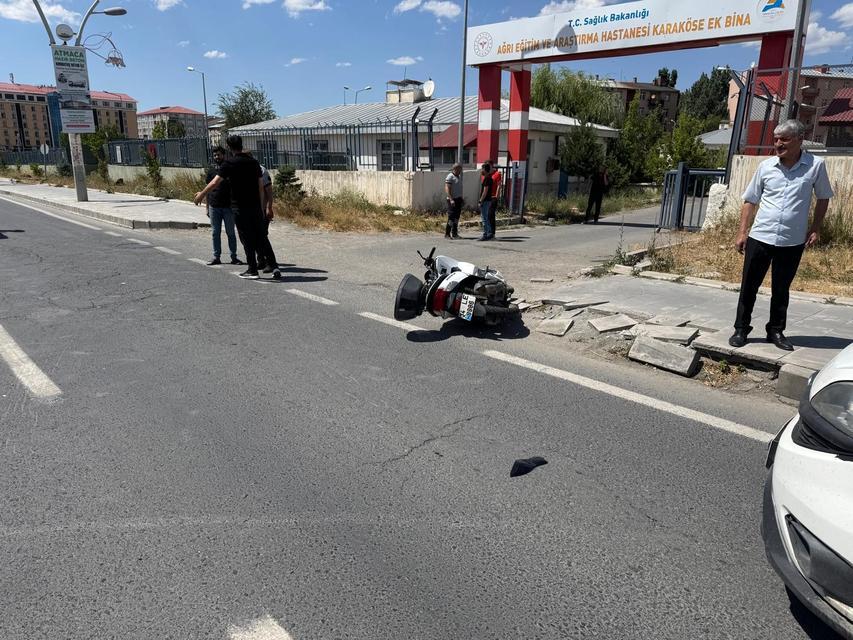 Yaşlı çift kazada hayatını kaybetti
