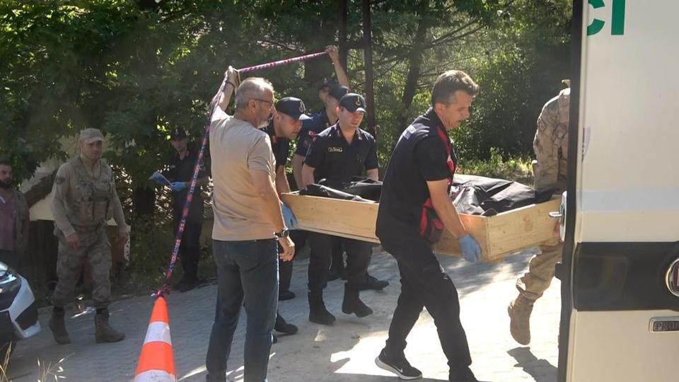 Kardeşini pompalı tüfekle öldürdü