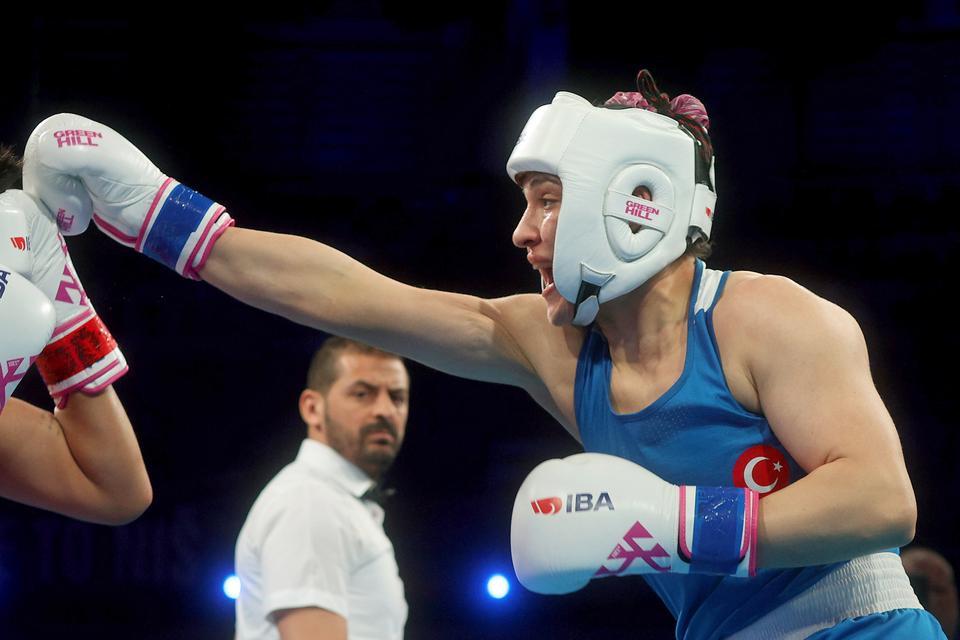 Buse Naz Çakıroğlu, Dünya Boks Şampiyonası'nda finale yükseldi