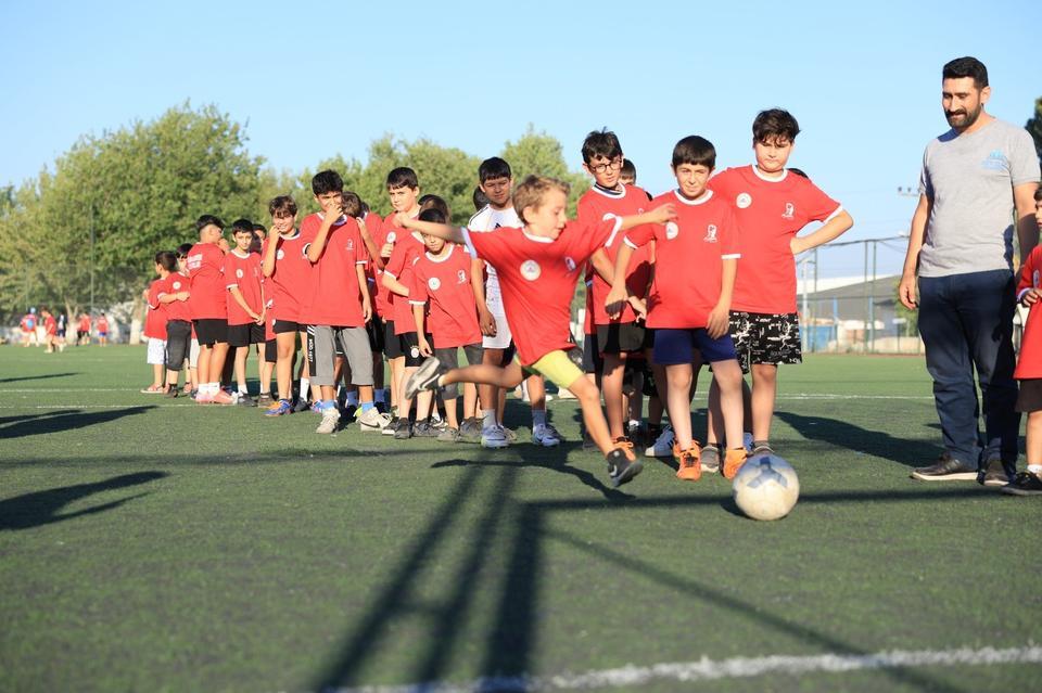 İNCİRLİOVA'DA ÇOCUKLAR SAĞLIKLI BİR YAZ GEÇİRECEK