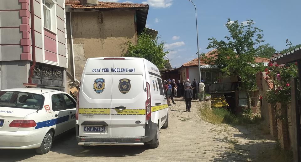 Yaşlı kadın evinde ölü bulundu