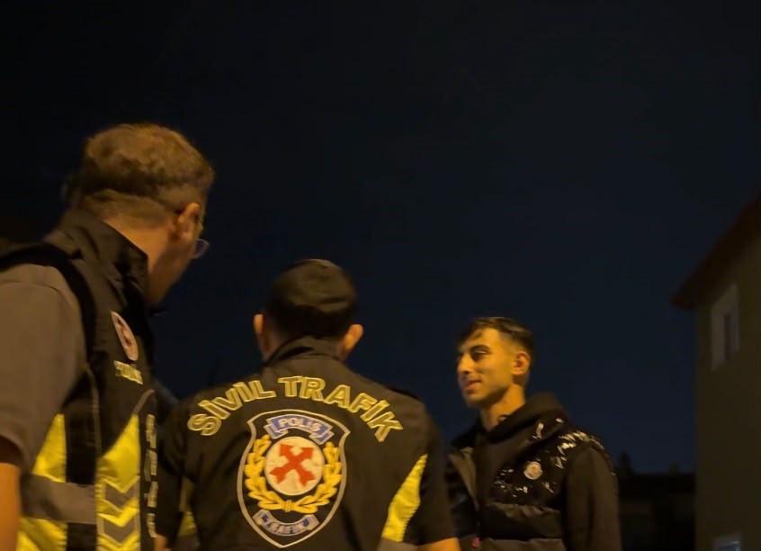 Polisten kaçtı, babası çağırınca geri geldi