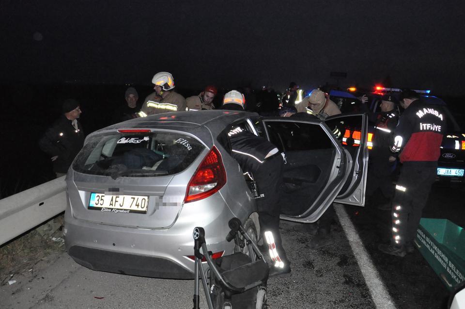 MANİSA'DA FECİ KAZA: 2 ÖLÜ, 5 YARALI