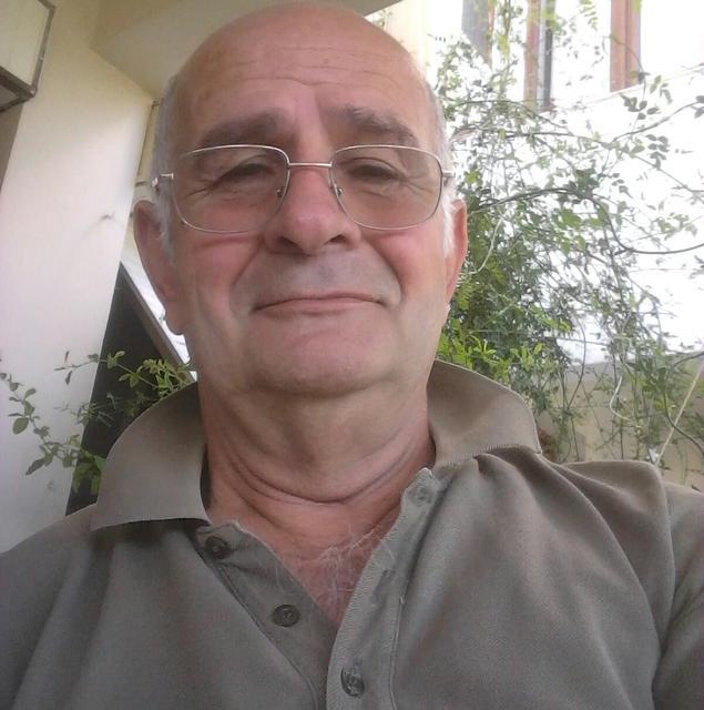 Kuşadası'nda denize giren 74 yaşındaki adam boğularak can verdi