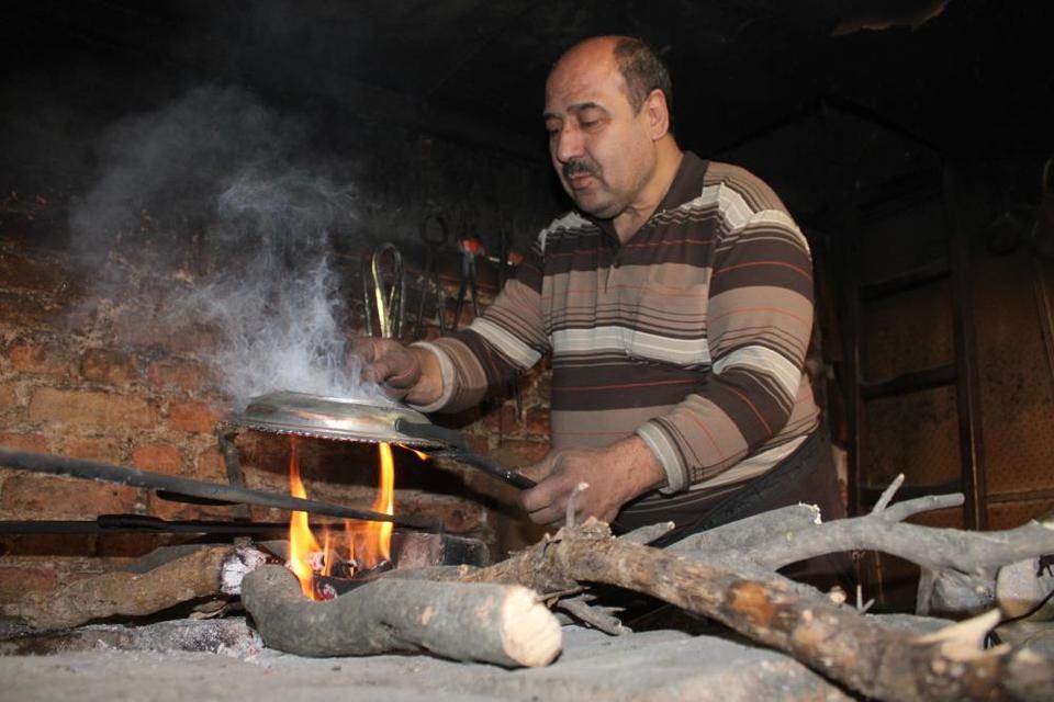 Aydın'ın yarım asırlık kalay ustası ‘çırak’ sıkıntısına dikkat çekti
