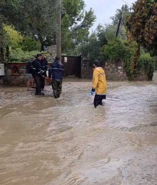 Selde mahsur kalan hamile kadın kurtarıldı