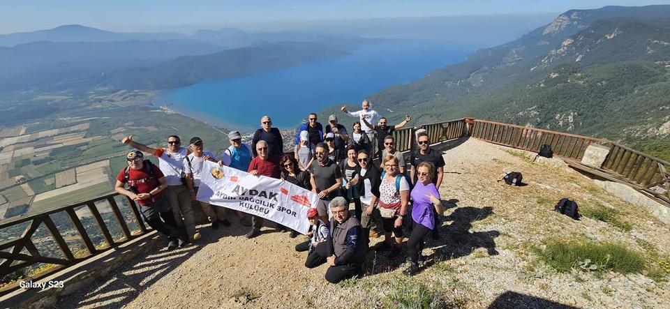 AYDINLI DAĞCILAR, SAKARTEPE ZİRVESİNE ÇIKTI