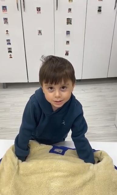 Annesiyle birlikte ölü bulunan çocuk yürekleri sızlattı