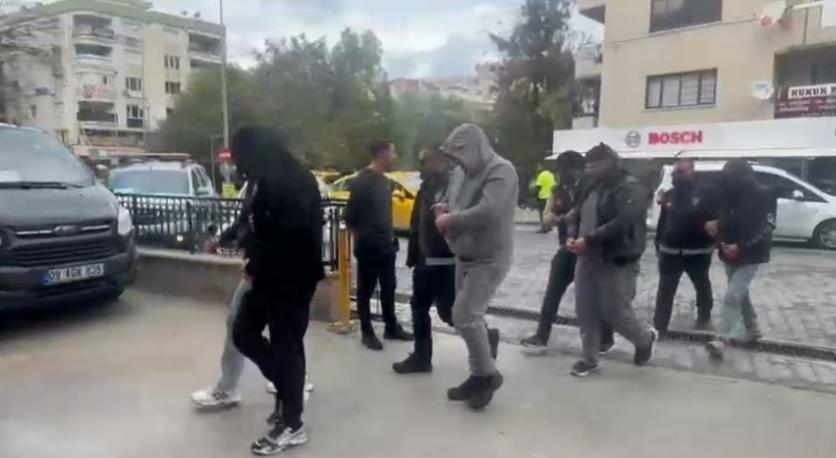 Kuşadası'nda operasyon: 5 şüpheli tutuklandı, 13 kadın hakkında işlem yapıldı