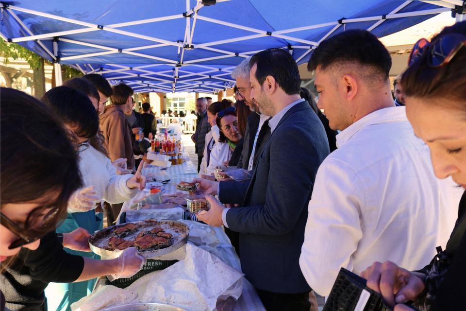 ADÜ’lü öğrencilerden tedavi gören çocuklara umut olan etkinlik