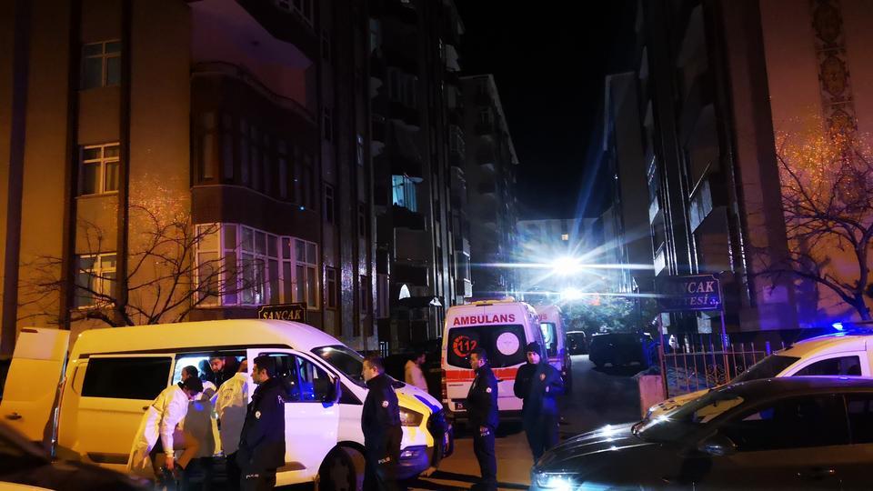 ERZURUM'DA ÖĞRETMEN, TARTIŞTIĞI EŞİNİ VE KIZINI BIÇAKLA ÖLDÜRDÜ KISKANÇLIK TARTIŞMASI CİNAYETLE SONUÇLANDI