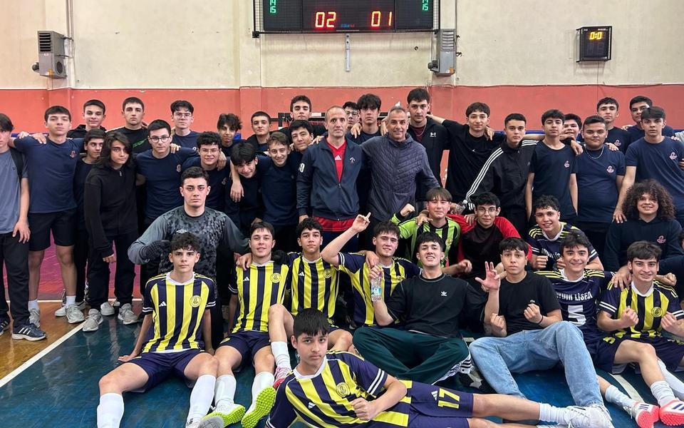 Aydın Lisesi Futsal finallerinde: Gözler şampiyonluk kupasında