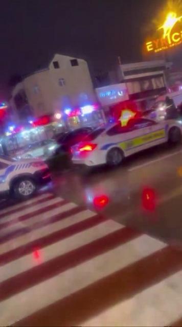 Trafik kazasında polis memurunun oğlu yaralandı