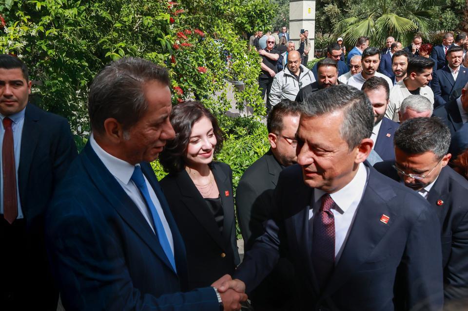 Başkan Yetişkin Özgür Özel’e eşlik etti