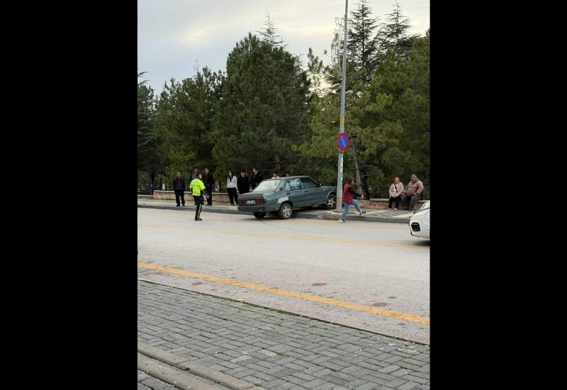 Ehliyetsiz sürücünün çarptığı yaya yaralandı
