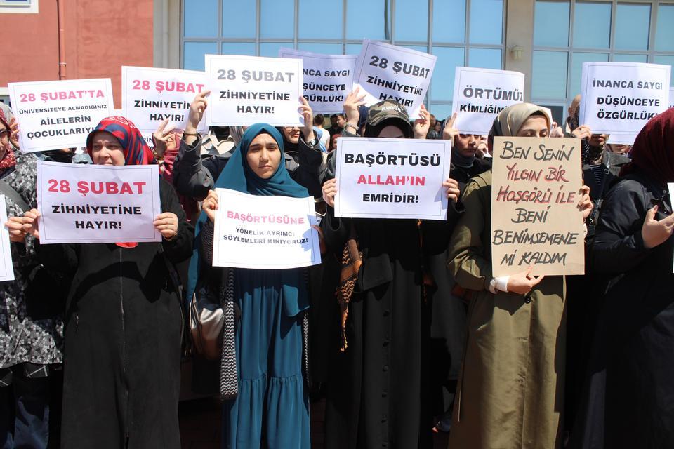 "BAŞÖRTÜSÜ ALLAH'IN EMRİDİR" DİYEN POFESÖR MİLYONLARIN SESİ OLDU