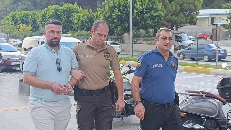 Aranan zanlı, ölen kişiye ait ehliyetle servis şoförlüğü yaparken yakalandı