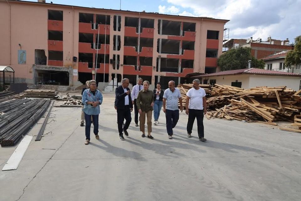 NAZİLLİ'DE İKİ OKULDA DEPREM GÜÇLENDİRMESİ SÜRÜYOR