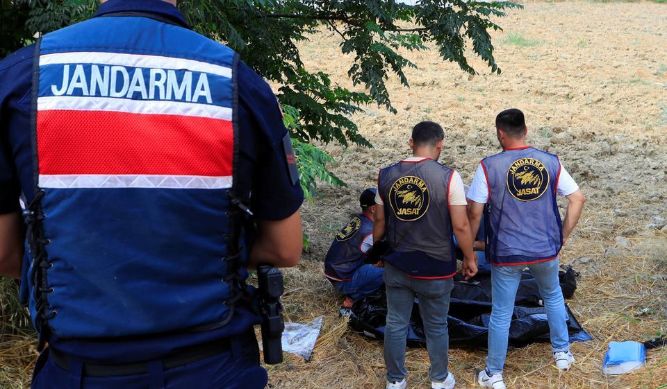 Yaşlı kadın sulama kanalında ölü bulundu