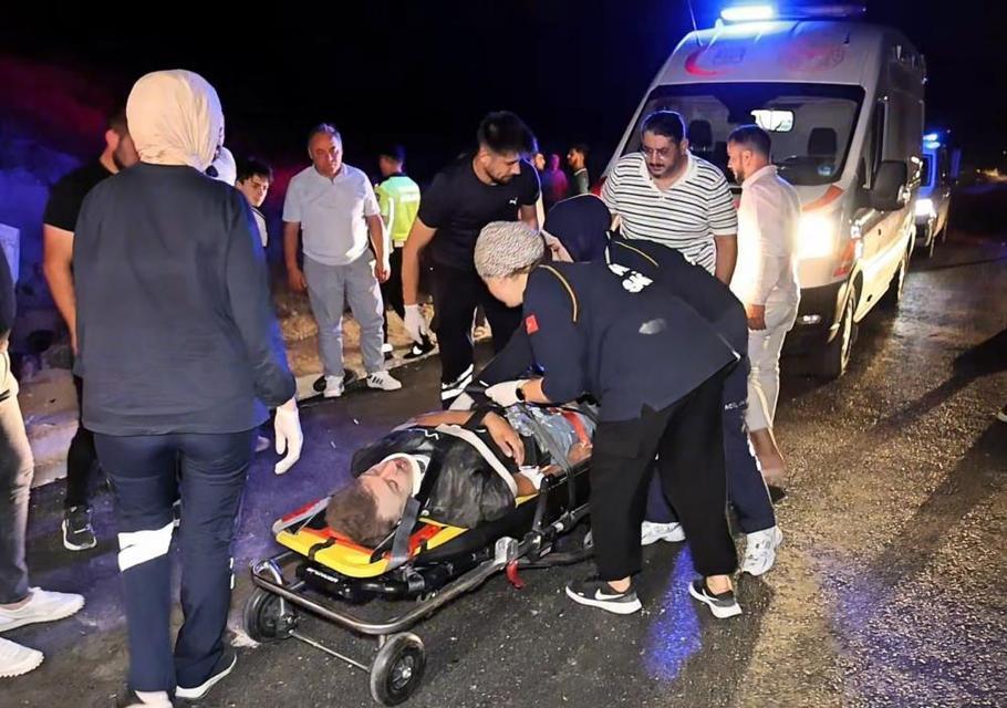 Alkollü ve ehliyetsiz sürücünün kontrolünden çıkan araç şarampole takla attı