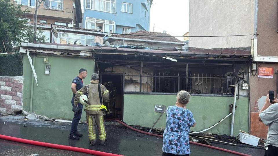 Gecekondu da yangın çıktı: 2 ağır yaralı