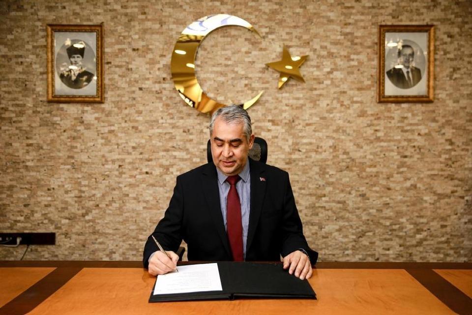 ADÜ Rektörü Kent: "ADÜ ailesine katılan tüm öğrencilerimizi gönülden tebrik ediyorum"