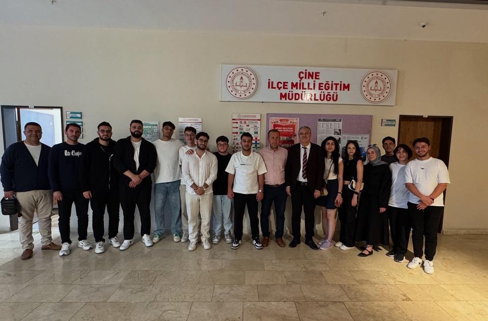 Topçam’a İstanbul’dan kitap ve neşe geldi