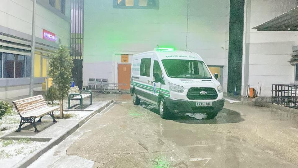 Yem karma makinasına düşen adam hayatını kaybetti