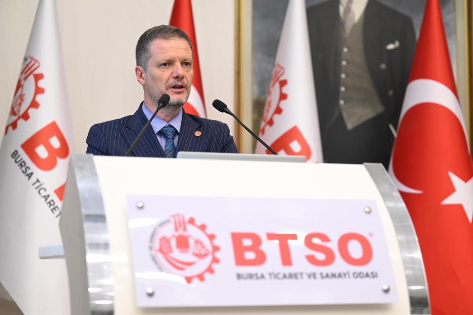BURSA'DA KONUT FİYATLARI 5 YILDA 10 KAT, ARSA FİYATLARI İSE 7 KAT ARTTI... BURSA'NIN, MEVCUT SANAYİ VE KONUT ALANLARINDA KIMILDAYACAK YERİ KALDI BTSO 54. MESLEK KOMİTESİ MECLİS ÜYESİ İSMAİL DUYAR: "BURSA'DA GAYRİMENKUL FİYATLARI ENFLASYONDAN YÜKSEK ARTIYOR" "YENİ KONUT ÜRETİMİ VE SANAYİ İÇİN YATIRIM ALANLARI OLUŞTURMALIYIZ"