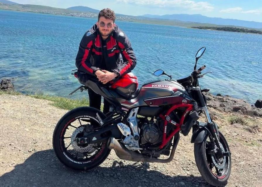 Genç motosiklet eğitmeni kazada hayatını kaybetti