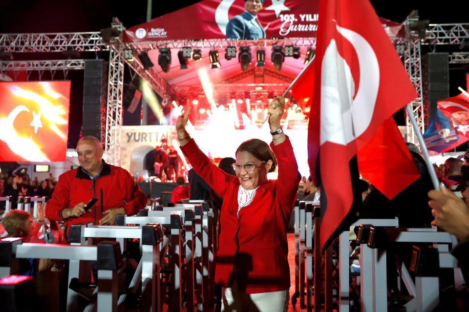 “Bu memleket bizim, bu Cumhuriyet hepimizin!”