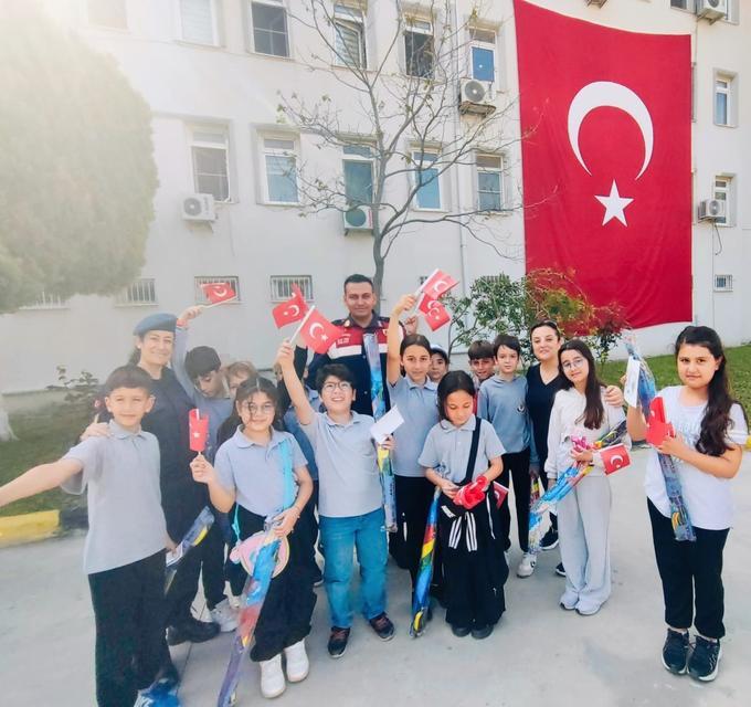 Jandarma ekipleri öğrencilerle buluştu