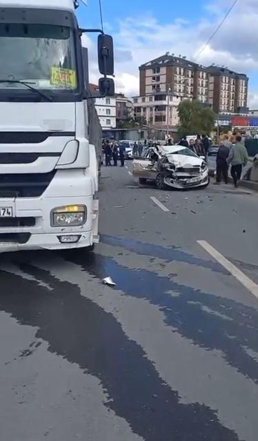 Otomobil tıra arkadan çarptı: 1 ölü