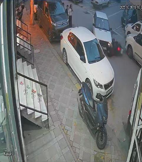 Motosiklet araca çarptı