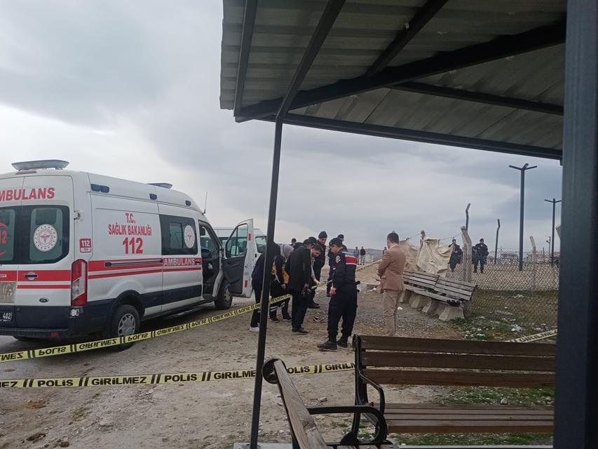 KÜTAHYA'DA CİNAYET: EŞİNİ VE ARALARINDA İLİŞKİ OLDUĞUNU İDDİA ETTİĞİ ŞAHSI ÖLDÜRDÜ
