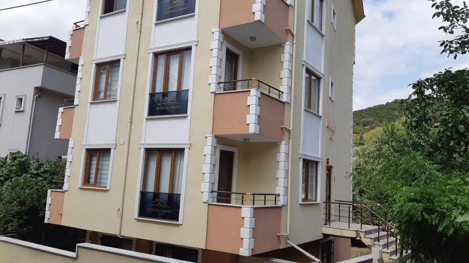 Sağlık çalışanı evinde ölü bulundu