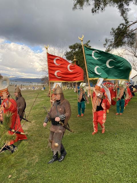 PATRİKHANE'YE MEHTERLİ CEVAP