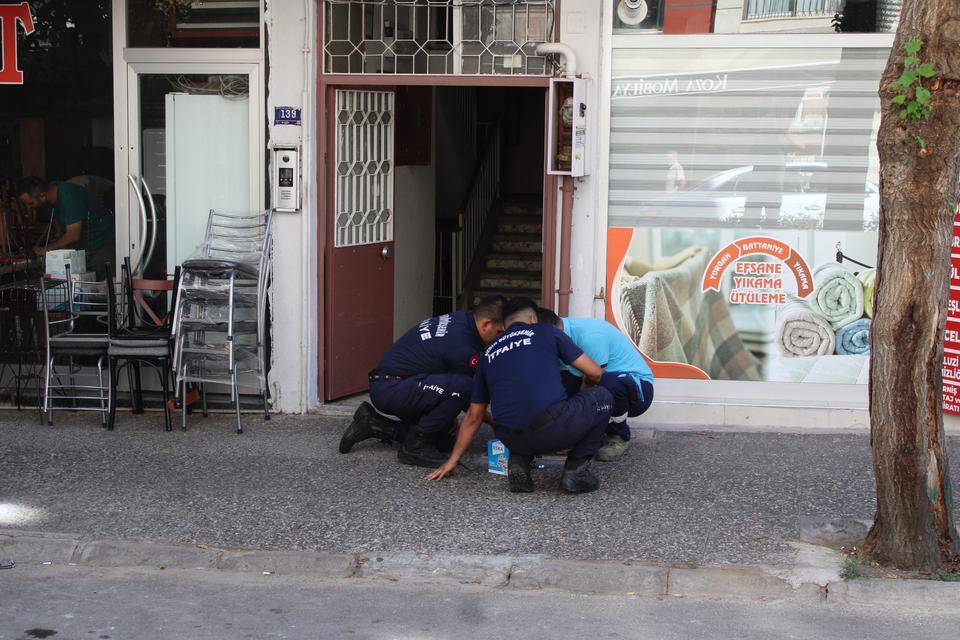 EFELER'DE DOĞAL GAZ KAÇAĞI PANİĞİ, 6 KATLI BİNA TAHLİYE EDİLDİ