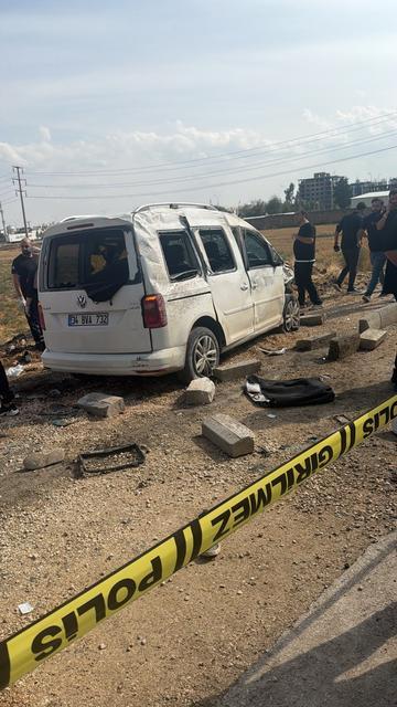 Hafif ticari araç ile kamyonet çarpıştı: 1 ölü, 2 yaralı