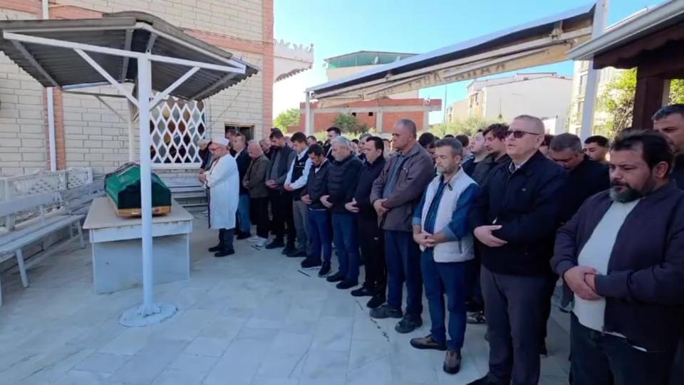 18 YAŞINDA KATLEDİLEN GÖKÇE ALKAN SON YOLCULUĞUNA UĞURLANDI