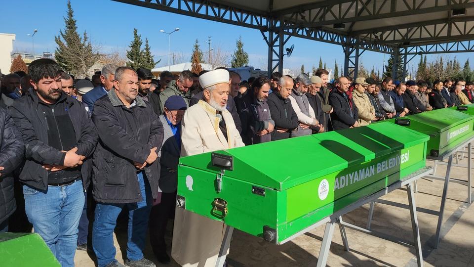KAZADA HAYATINI KAYBEDEN 5 KİŞİ TOPRAĞA VERİLDİ