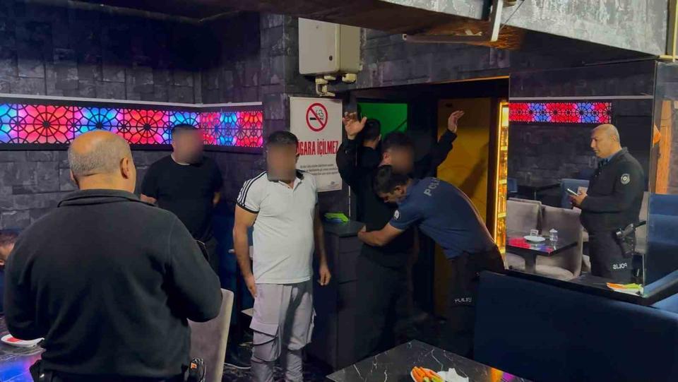 Fuhuş operasyonu: 12 şüpheli tutuklandı
