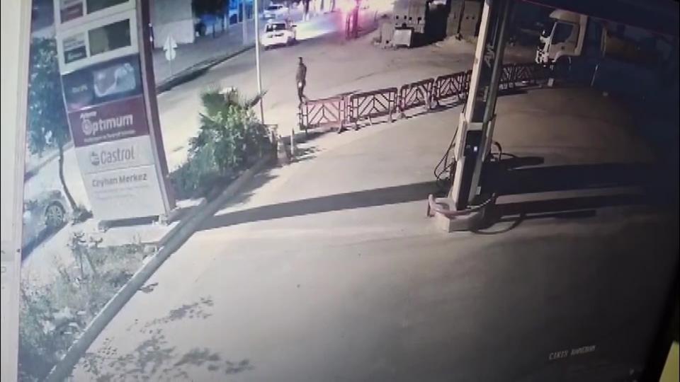 Eski kocasını tabancayla vurdu