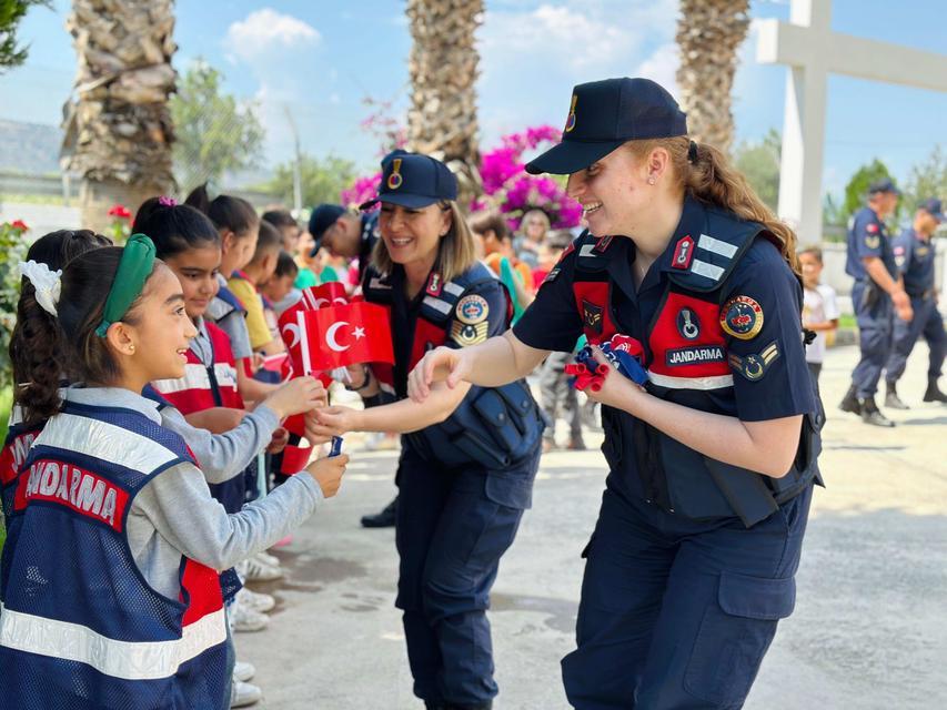Aydın’ın minik öğrencileri jandarma ile tanıştı