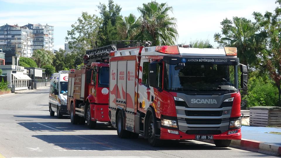 ANTALYA'DA KAYIP OLARAK ARANAN KADININ CANSIZ BEDENİ 35 METRELİK FALEZLERİN DİBİNDE BULUNDU GÜVENLİK KAMERALARINDAN GİDİŞ YÖNÜ TAKİP EDİLDİ, ÖLÜM HABERİNİ ALAN EŞİ GÖZYAŞLARINA BOĞULDU