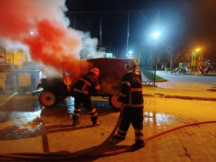 Seyir halindeki cip alev aldı